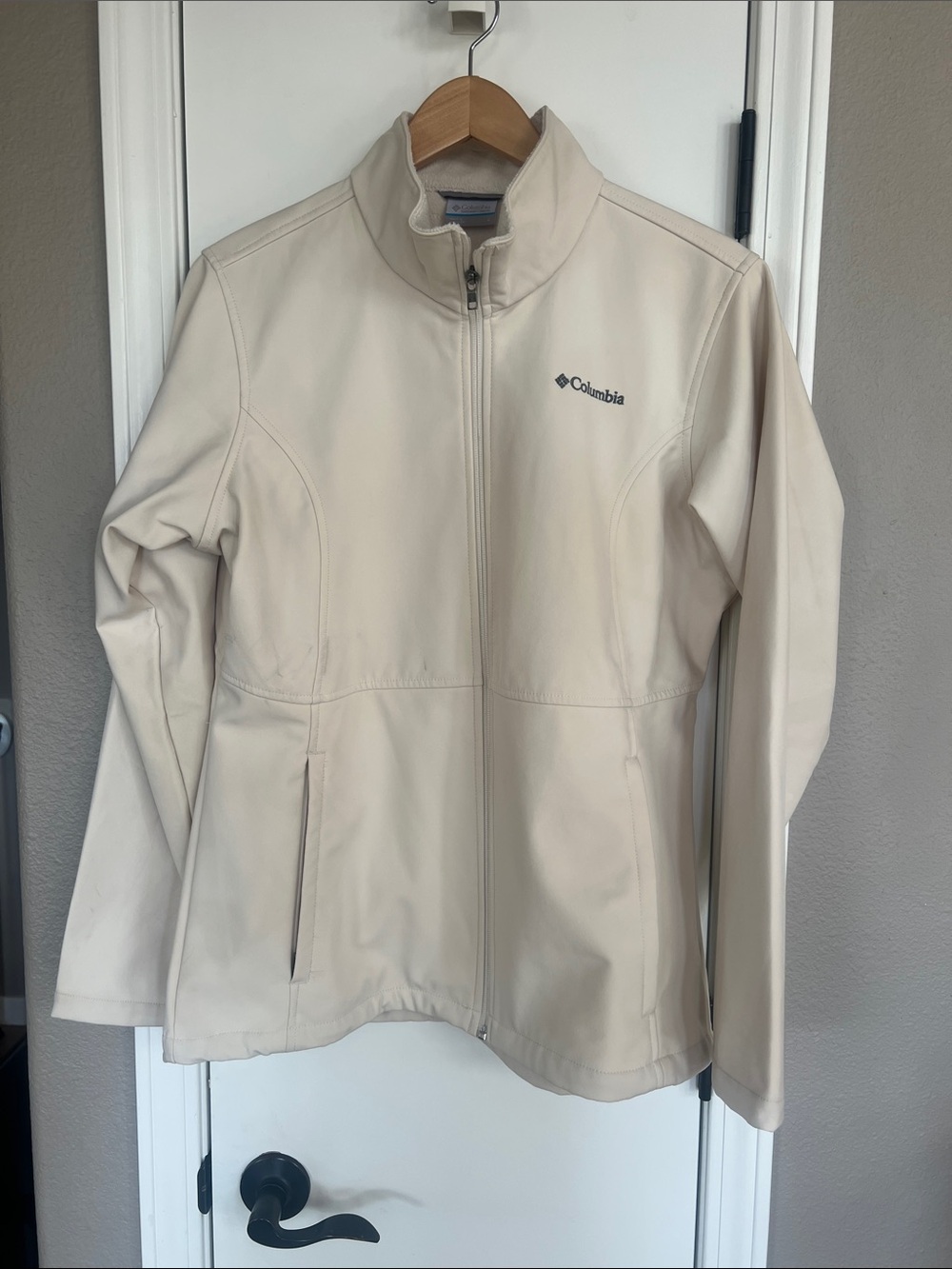 Columbia Women's Cream Softshell Utility Jacket